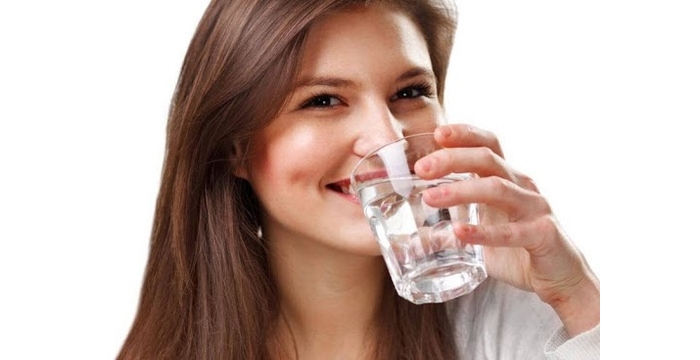Nước có tác dụng gì với các chức năng trong cơ thể?