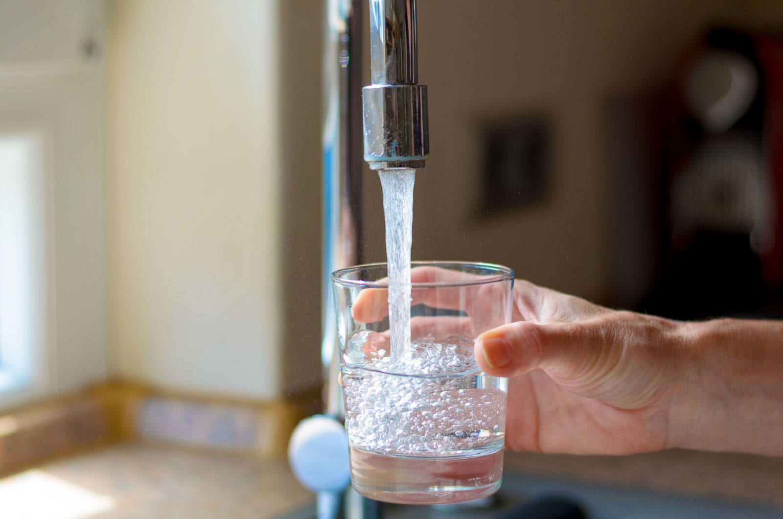 Nước cứng chưa qua xử lý không an toàn để uống
